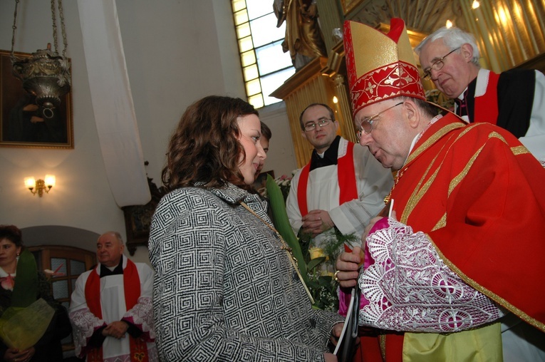 Posługa bp. Romana Marcinkowskiego w dziennikarskim obiektywie