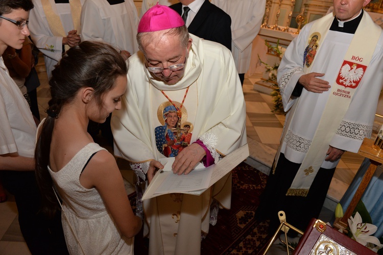 Posługa bp. Romana Marcinkowskiego w dziennikarskim obiektywie