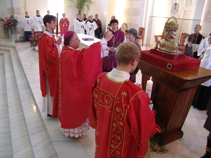 Posługa bp. Romana Marcinkowskiego w dziennikarskim obiektywie