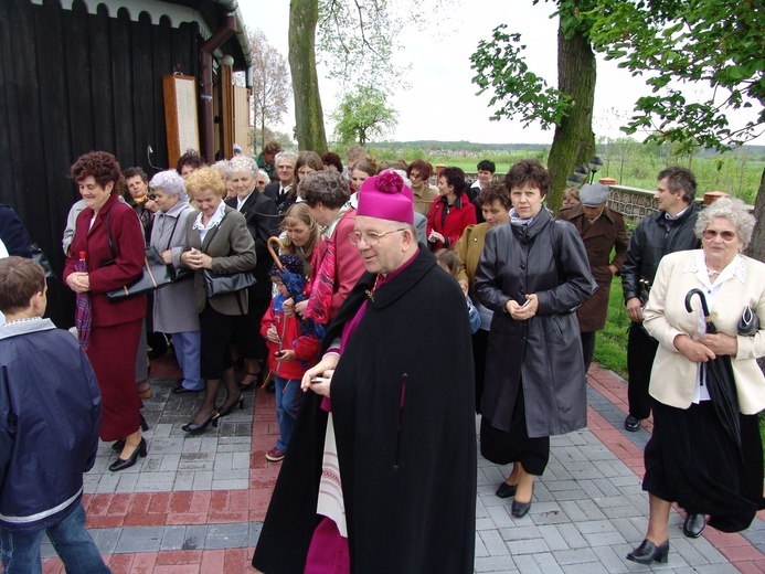 Posługa bp. Romana Marcinkowskiego w dziennikarskim obiektywie