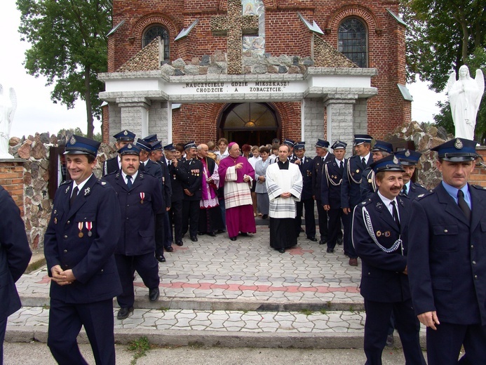 Posługa bp. Romana Marcinkowskiego w dziennikarskim obiektywie