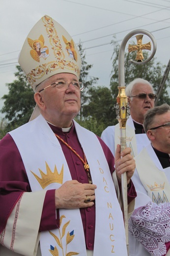 Posługa bp. Romana Marcinkowskiego w dziennikarskim obiektywie