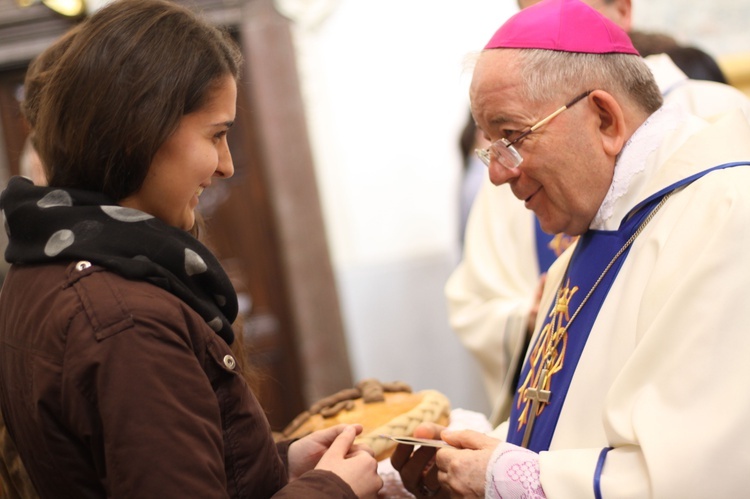 Posługa bp. Romana Marcinkowskiego w dziennikarskim obiektywie