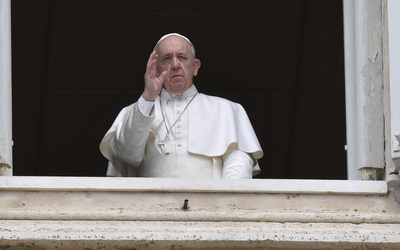 Franciszek po Regina Caeli podkreślił rolę kobiet w walce z pandemią koronawirusa