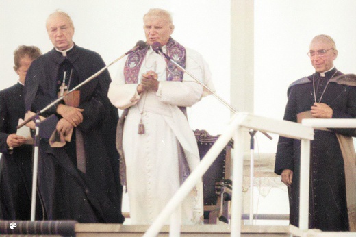 Kard. Stefan Wyszyński w kolorze