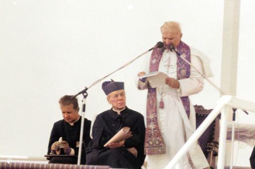 Kard. Stefan Wyszyński w kolorze