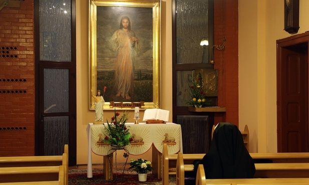 Retransmisja Mszy świętej z kaplicy Sióstr Matki Bożej Miłosierdzia