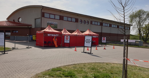 Na Dolnym Śląsku ruszają punkty testowe na obecność koronawirusa drive-thru