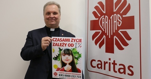 Ks. Robert Kowalski dziękuje wszystkim, którzy niosą pomoc potrzebującym i prosi o wsparcie Caritas.