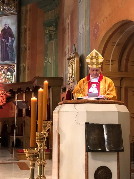 Niedziela Miłosierdzia z bp. Romanem Pindlem w bielskiej katedrze
