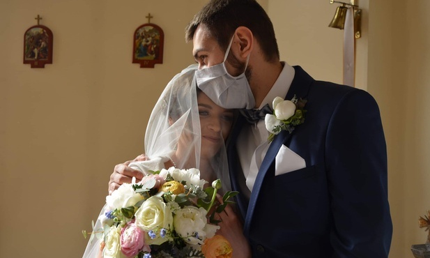Weronika i Krzysztof od soboty są małżeństwem.