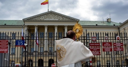Błogosławieństwo w Niedzielę Miłosierdzia Bożego