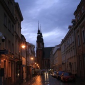 Korekta dekretu biskupa opolskiego regulującego kwestie duszpasterskie i liturgiczne