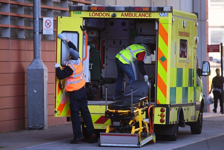 O 449 wzrosła liczba zgonów z powodu koronawirusa w Wielkiej Brytanii