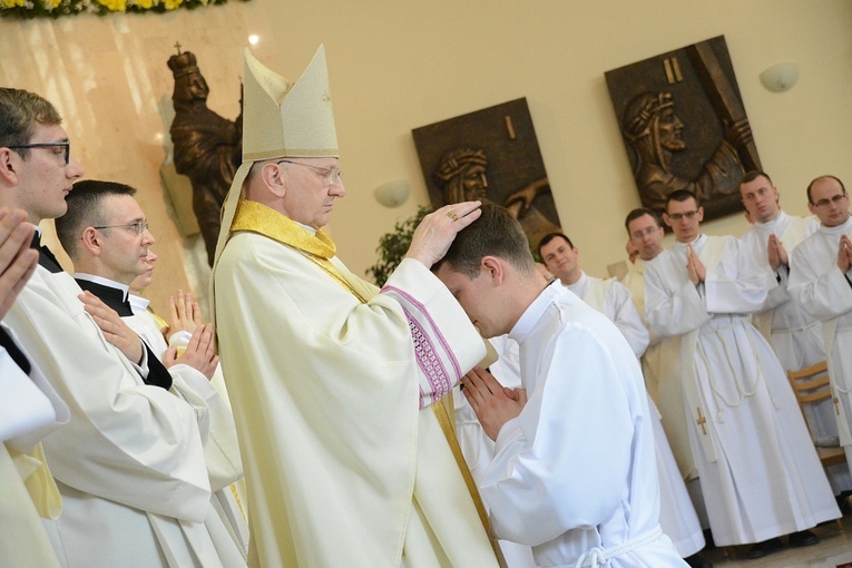 Nowy termin święceń diakonatu