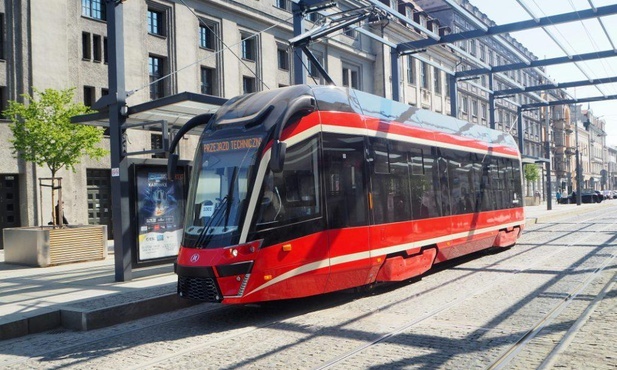 Nowy tramwaj wyjechał na tory w aglomeracji górnośląskiej
