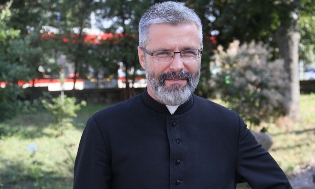 Ks. Arkadiusz Paśnik.
