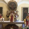 Trzech biskupów przy jednym ołtarzu w kaplicy prywatnej bp. Deca.