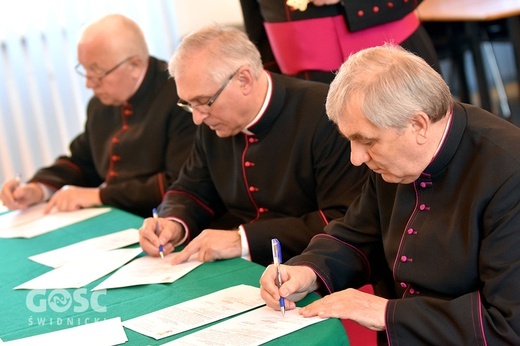 Kanoniczne objęcie diecezji świdnickiej