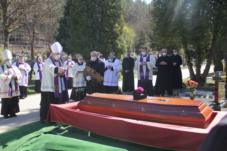 Pogrzeb ks. kan. Zbigniewa Zdybla