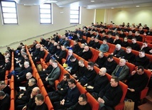 Kapłani archidiecezji lubelskiej odpowiedzieli na apel metropolity.
