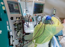 Belgia: Pacjent z koronawirusem wraca do zdrowia dzięki leczeniu osoczem krwi