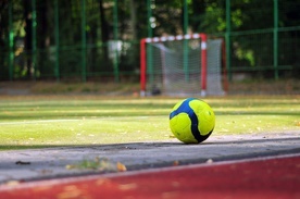 Premier: W drugim etapie, od 4 maja, udostępnienie boisk. W trzecim i czwartym otwarte hale sportowe, siłownie i baseny