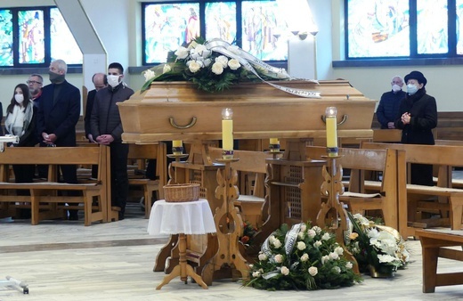 Ostatnie pożegnanie śp. Józefa Jarosza na Złotych Łanach