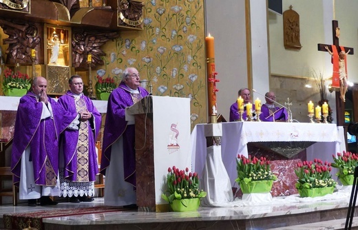 Ostatnie pożegnanie śp. Józefa Jarosza na Złotych Łanach