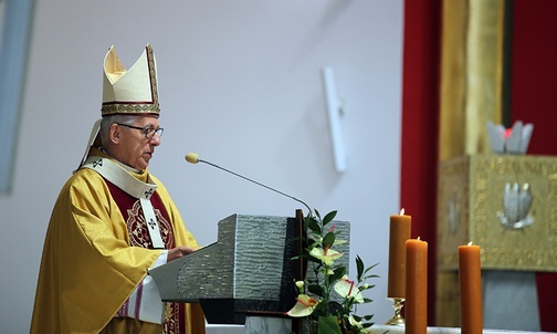 Abp Skworc podczas święceń prezbiteratu u oblatów: Okazuj się godny zaufania Boga i eklezjalnej wspólnoty!