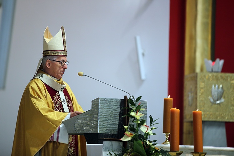 Abp Skworc podczas święceń prezbiteratu u oblatów: Okazuj się godny zaufania Boga i eklezjalnej wspólnoty!