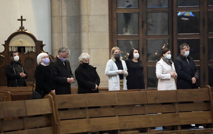 Msza święta pontyfikalna Emaus Domowego Kościoła Ruchu Światło-Życie w katowickiej katedrze.