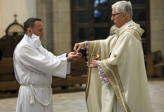 Msza święta pontyfikalna Emaus Domowego Kościoła Ruchu Światło-Życie w katowickiej katedrze.