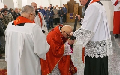 Krzyż otrze łzę na oku... - pożegnanie ks. Andrzeja Świderskiego