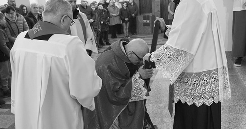 Krzyż otrze łzę na oku... - pożegnanie ks. Andrzeja Świderskiego