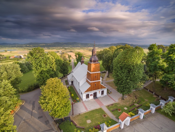 Kościół w Domosławicach.