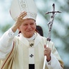 Jan Paweł II jest wciąż bliski Polakom.