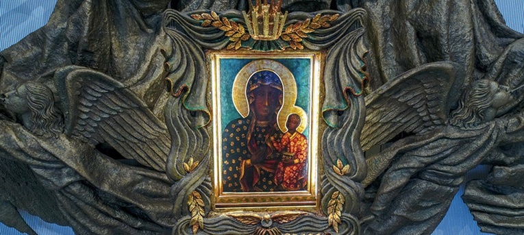 Czarna Madonna przyciąga do Doylestown nie tylko Polaków, ale coraz częściej także katolików innych narodowości.