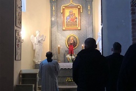 Klerycy modlą się w intencjach diecezjan