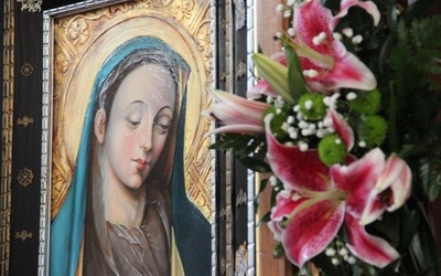 Pokaż obrazy Maryi wiszący w twoim domu