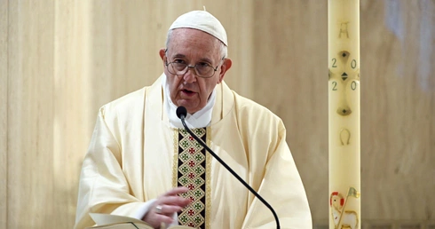 Trwa rozmowa telefoniczna prezydenta Dudy z papieżem Franciszkiem