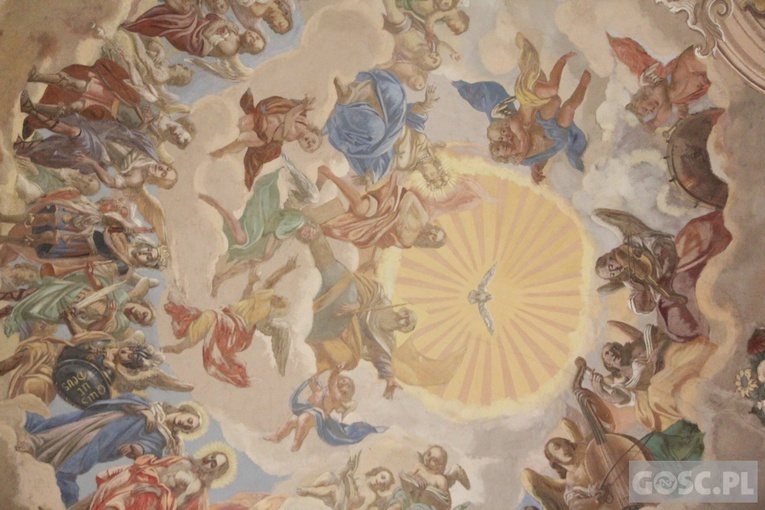 Sanktuarium w Rokitnie z bliska