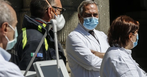 Włochy: Zmarły 474 osoby zakażone koronawirusem