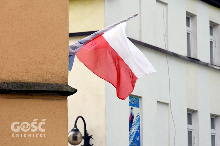 Strzegom. Msza św. za ojczyznę i chorego proboszcza