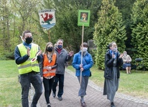 Nogi same się tu rwały. Pielgrzymka Promienista w tym roku przede wszystkim duchowa