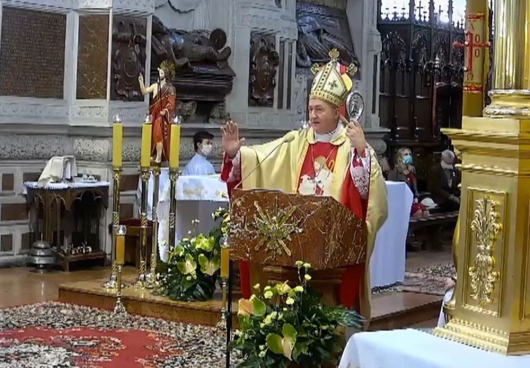 Bp Andrzej Jeż: Nie jest łatwo młodemu człowiekowi iść za głosem powołania