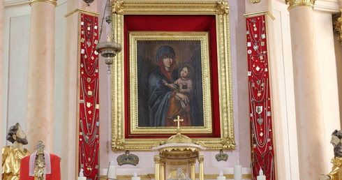 23 maja przed obrazem Matki Bożej zawierzymy wspólnotę Dzieła Dzielnych Kobiet i niewiast diecezji łowickiej. 