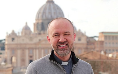 – Niektórzy chyba dopiero teraz zdają sobie sprawę z tego, czym jest Eucharystia. Gdy coś tracisz, wtedy  to doceniasz – mówi ks. Tomasz.