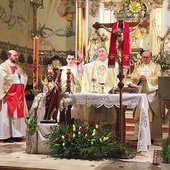 Ordynariusz tarnowski dziękował Bogu w ujanowickim kościele za dar ks. Bernardyna.