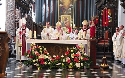 ▲	Liturgii przewodniczył i homilię wygłosił metropolita gdański.